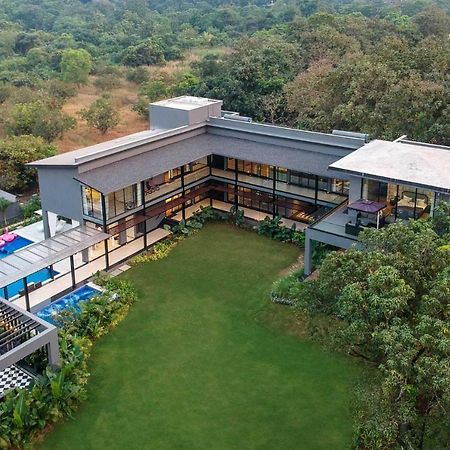 Stayvista At The Charcoal Villa Luxury Collection Alībāg Exteriör bild