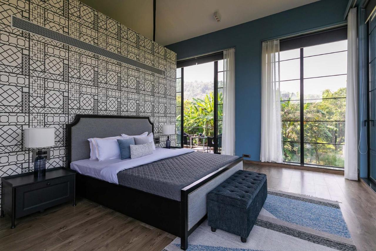 Stayvista At The Charcoal Villa Luxury Collection Alībāg Exteriör bild