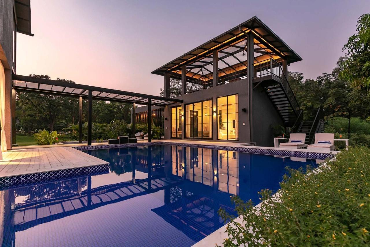 Stayvista At The Charcoal Villa Luxury Collection Alībāg Exteriör bild