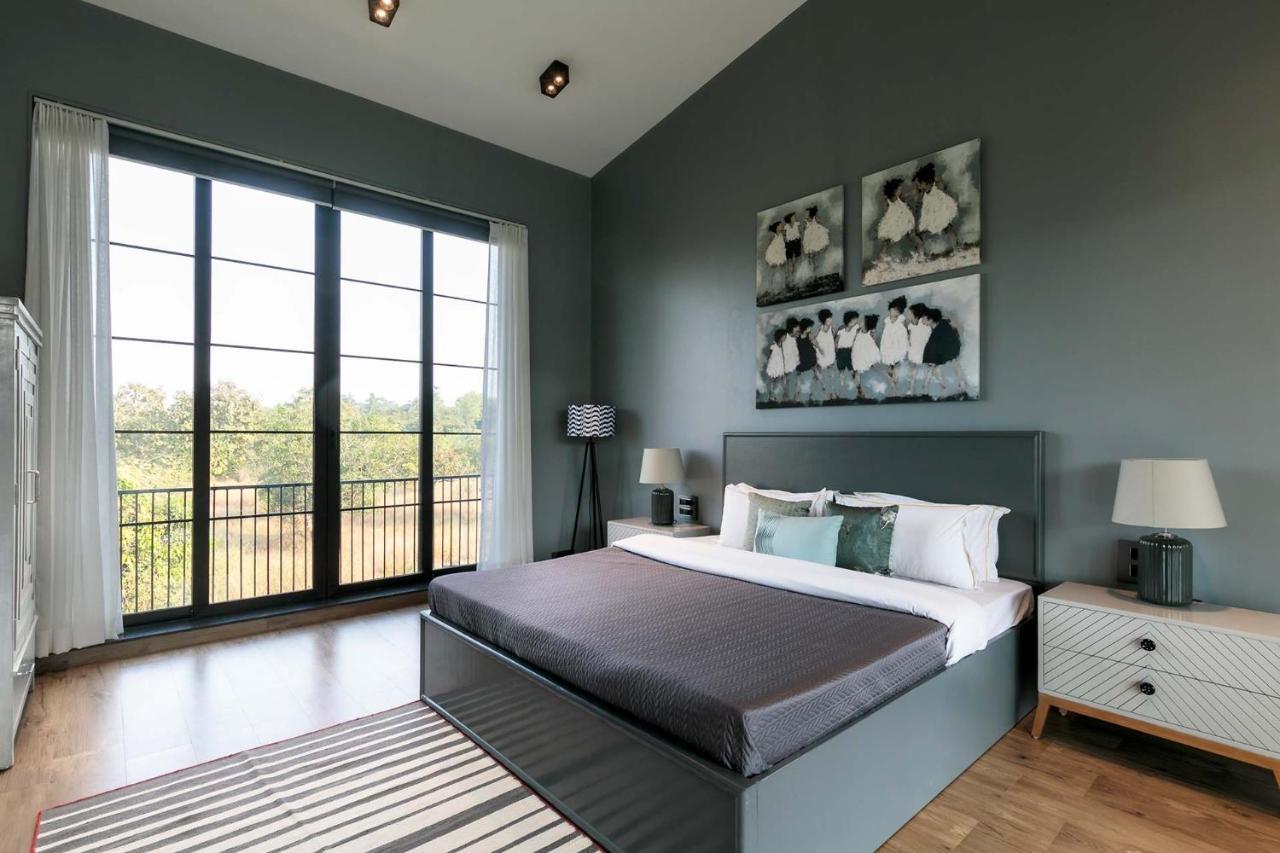 Stayvista At The Charcoal Villa Luxury Collection Alībāg Exteriör bild