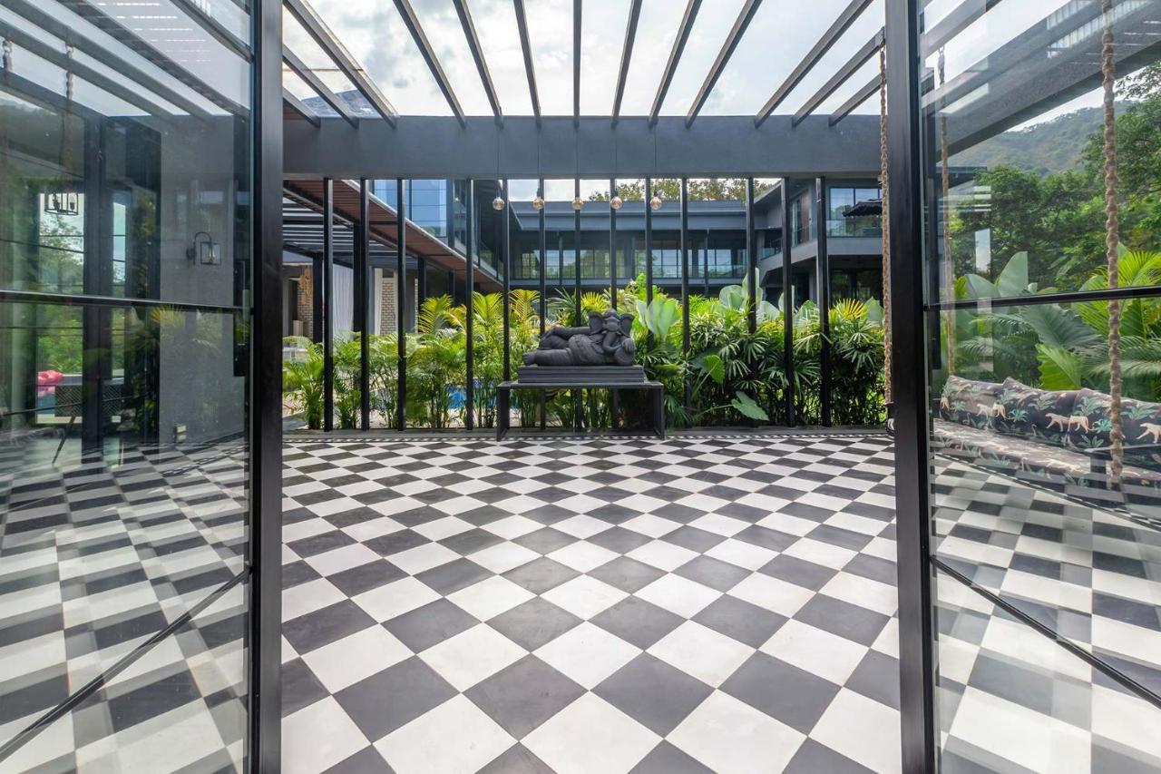 Stayvista At The Charcoal Villa Luxury Collection Alībāg Exteriör bild