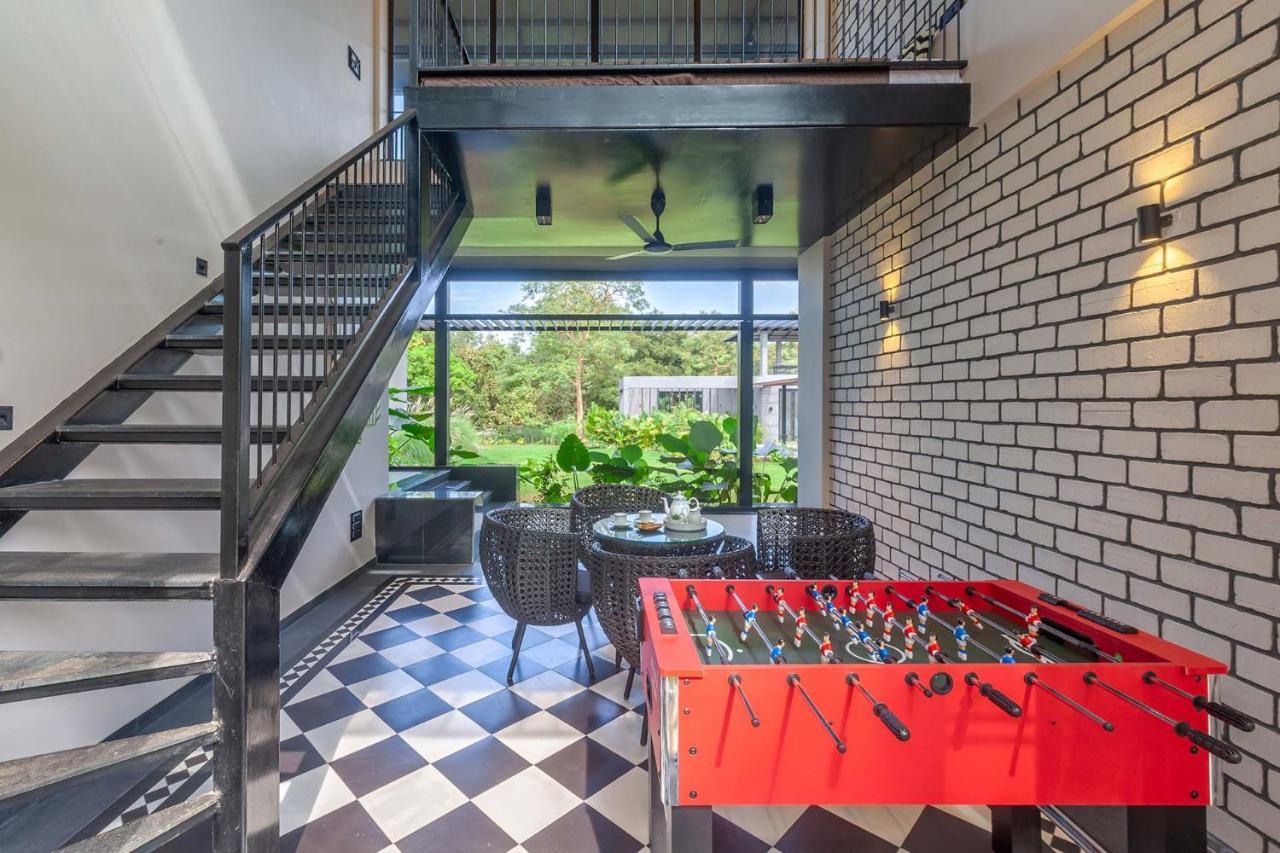 Stayvista At The Charcoal Villa Luxury Collection Alībāg Exteriör bild